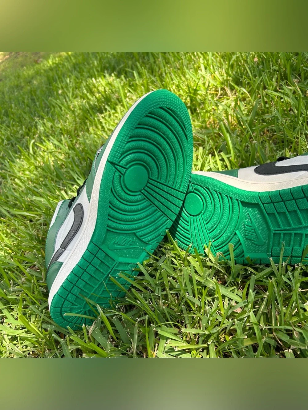 Nike Air Jordan 1 Mid - Pine Green/White/Black